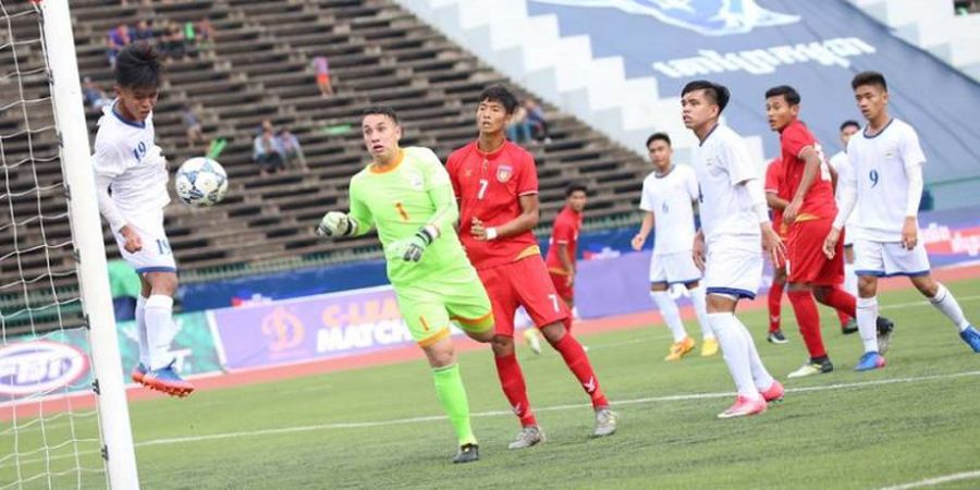 Kualifikasi Piala Asia U-19 2018 - Kiper Filipina yang Mengundang Simpati Fan Timnas Indonesia Langsung Kebobolan Enam Kali