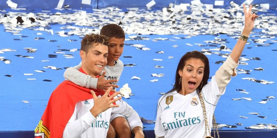Georgina Rodriguez Terciduk Tampil Menawan Saat Dukung Langsung Cristiano Ronaldo di Allianz Stadium 