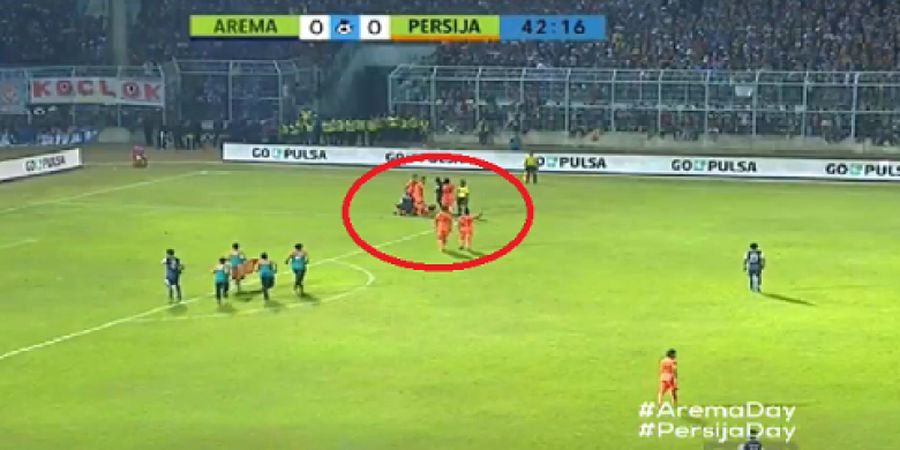 Rekrutan Anyar Persija Tak Sanggup Jalan Saat Lawan Arema FC