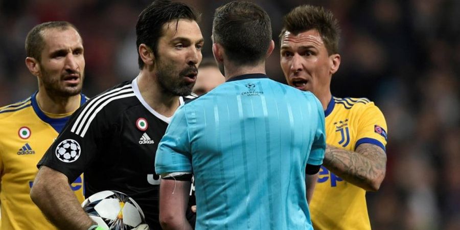 Real Madrid Vs Juventus - Gianluigi Buffon Dikartu Merah, Netizen Sedih dan Sebut Tidak Adil