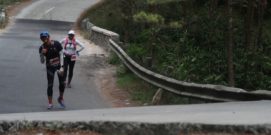 Lalui Jalur Ekstrim, Para Pelari Run to Care Yogyakarta-Semarang 150 Km Dapatkan Penawar Lelah