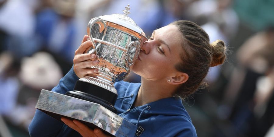 Rasa Penasaran Simona Halep Terjawab dengan Trofi Juara Roland Garros 2018