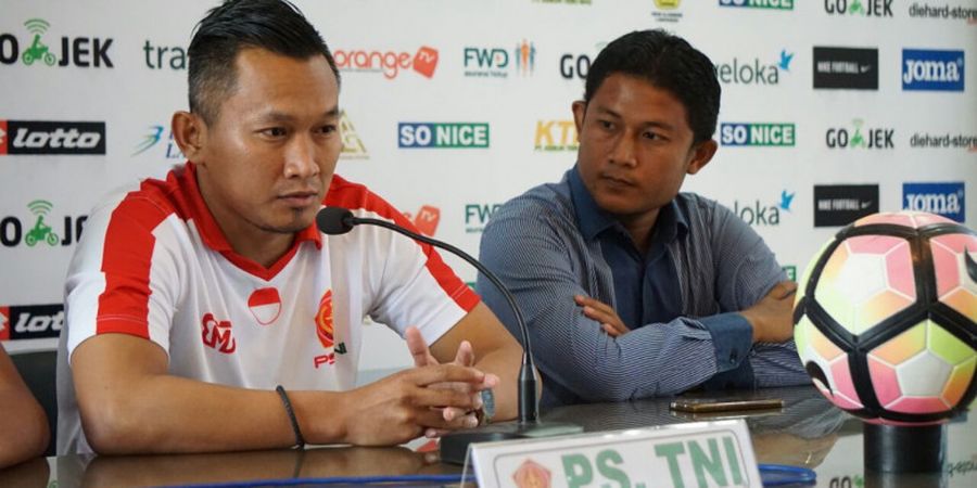 Komentar Singkat Pelatih PS TNI Soal Kehadiran Pelatih Persija