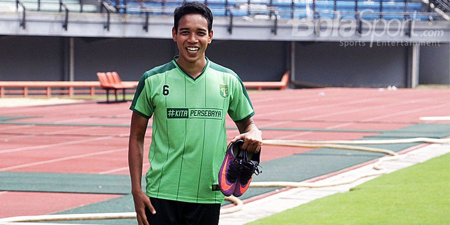 Mengintip Koleksi Sepatu Sepak Bola Milik Kapten Persebaya Surabaya
