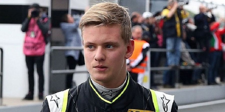 Formula 1 - Mick Schumacher Tak Sabar Jajal Ferrari Milik Alfa Romeo Racing