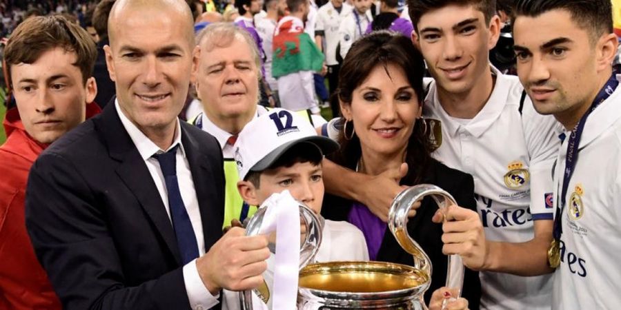 Nominasi Pelatih Pria Terbaik FIFA Awards 2017 - Zinedine Zidane Dikeroyok Dua Pelatih Asal Italia