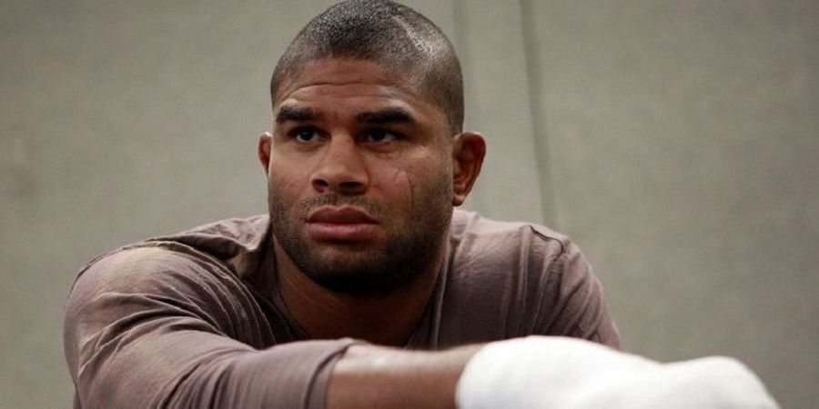 VIDEO - Terlampau Dahsyat, Dampak Pukulan Petarung UFC Ini Bikin Alistair Overeem Terpaksa Lakukan Operasi Plastik