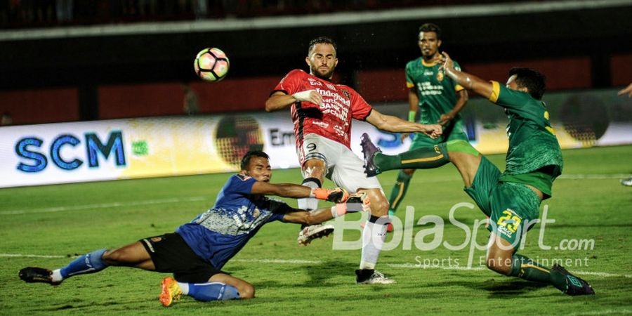 Bali United Vs Sriwijaya FC - Imbang Tanpa Gol pada Babak Pertama