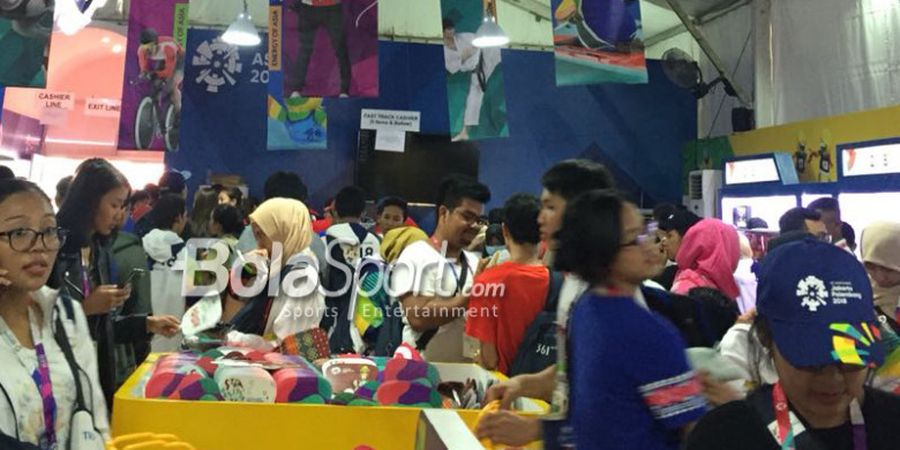 Asian Games 2018 - Boneka Maskot Bikin Orang Rela Mengantre Sejak Pagi