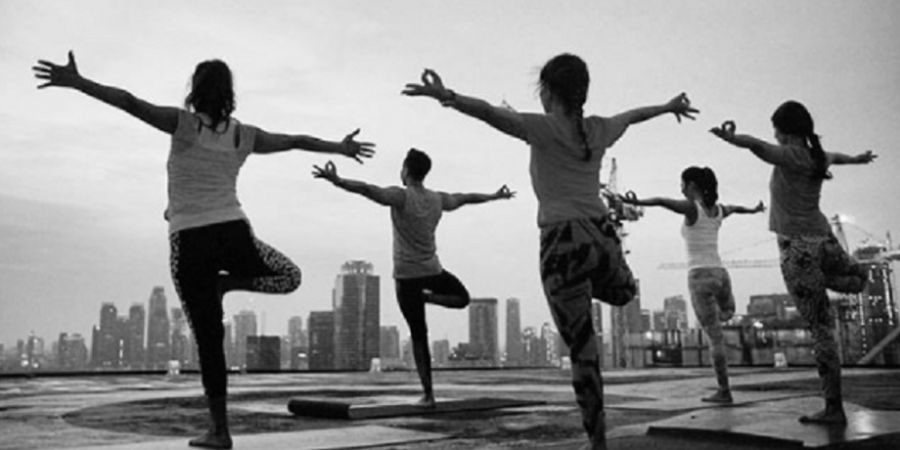 4 Pose Yoga Sederhana Ini Bantu Kecilkan Lingkar Perut
