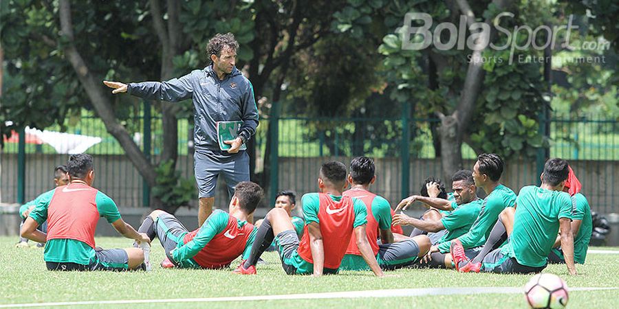 Luis Milla Ungkap Target Timnas Indonesia di PSSI Anniversary Cup 2018