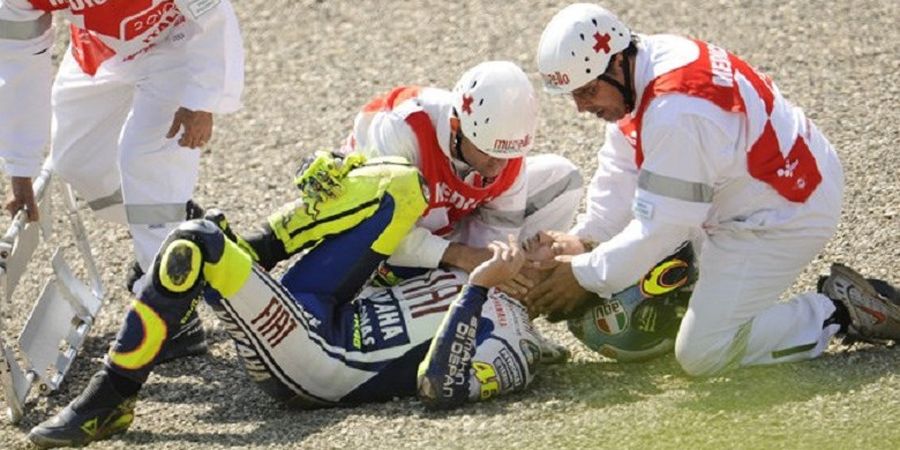 Alami Kecelakaan Serius, Gelar Kesepuluh Valentino Rossi Berada di Ujung Tanduk