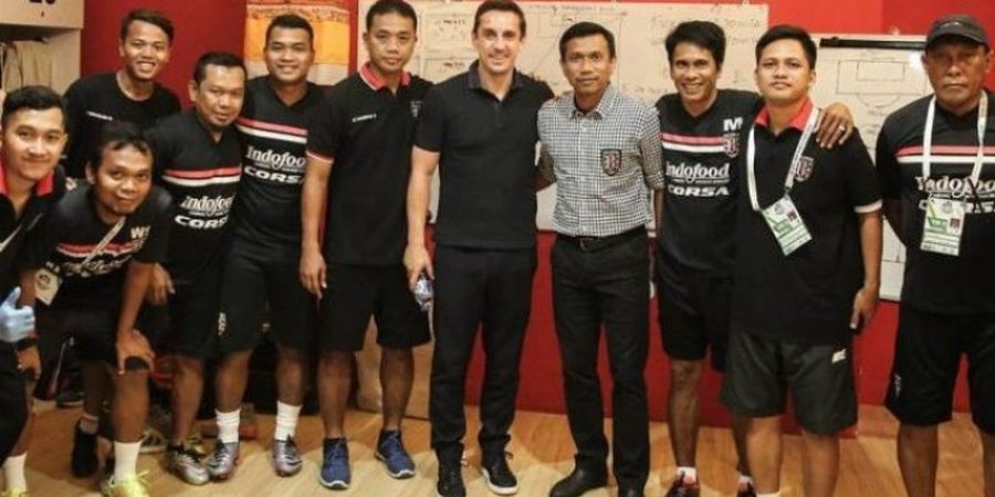 Gary Neville Saksikan Laga Bali United Vs PSM Makassar, Ini 8 Reaksi Netizen yang Bikin Ngakak