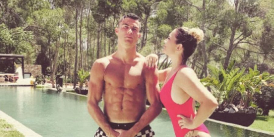 GALERI FOTO - Meski Sudah Berumur 40 Tahun, Kakak Cristiano Ronaldo Tetap Cantik dan Seksi