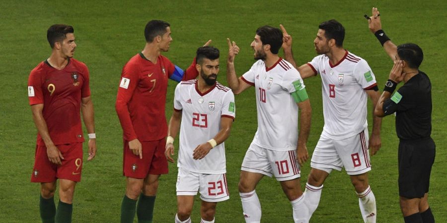 Kesal Cristiano Ronaldo Tak Kena Kartu Merah, Pelatih Iran Sebut Lionel Messi