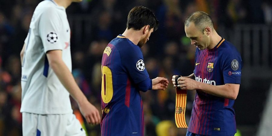 Bisikan Iniesta kepada Messi Saat Serahkan Ban Kapten pada  Laga El Clasico