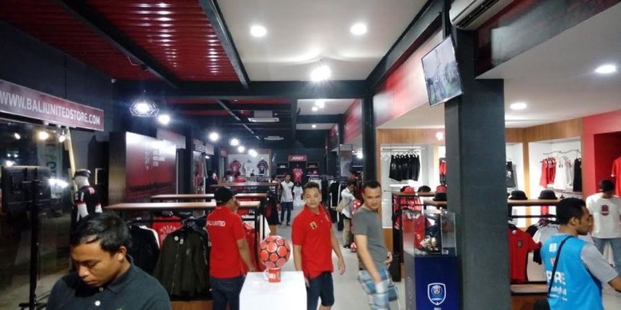 Manjakan Fans Setia, Bali United Perluas Toko 'Merchandise'