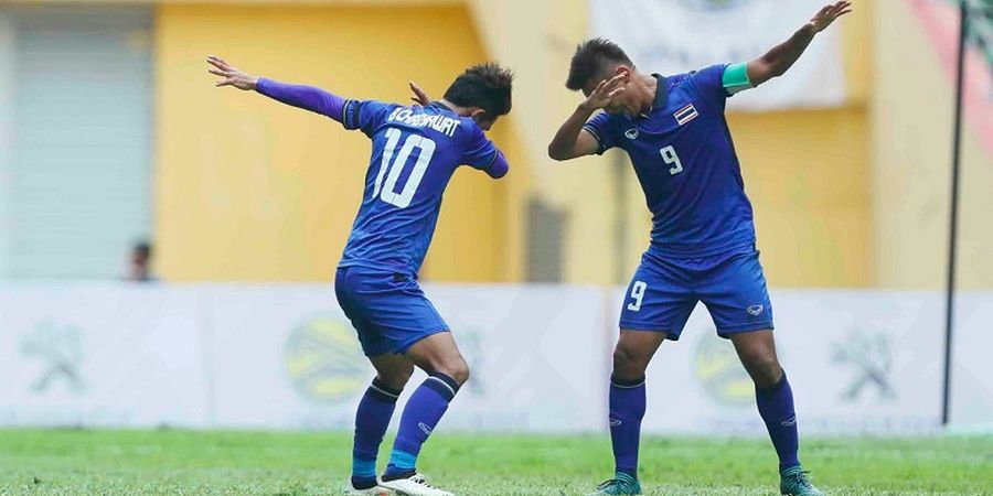 Video Gol Telat Thailand ke Gawang Myanmar yang Membawa Mereka Lolos ke Final  