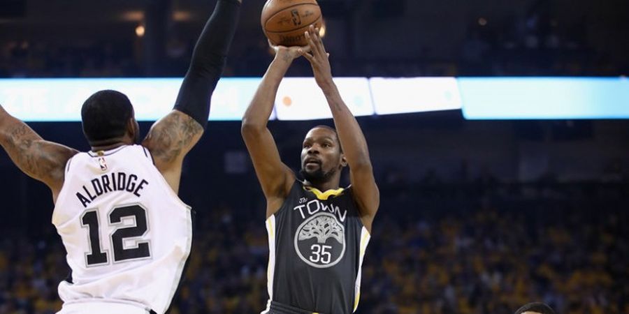 Golden State Warriors Gandakan Keunggulan atas San Antonio Spurs