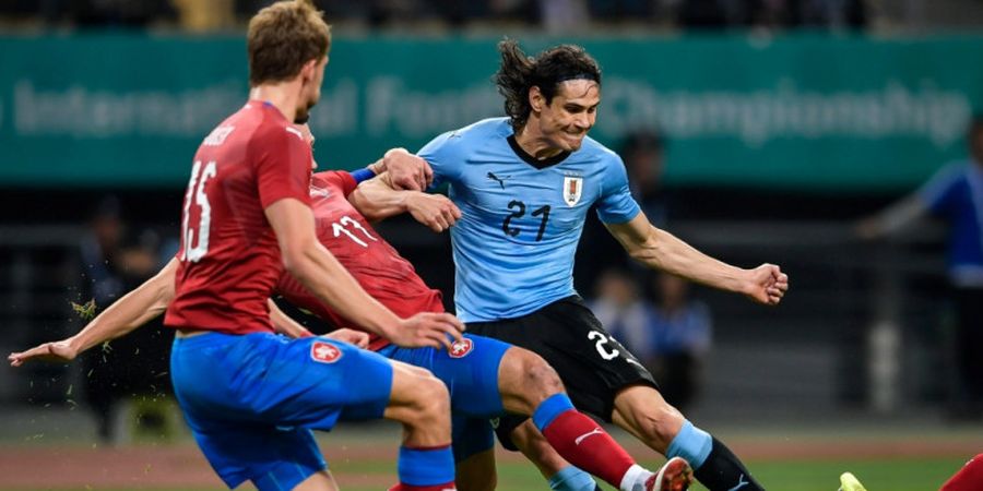 Penampilan Ke-100 Edinson Cavani Hasilkan Gelar untuk Uruguay di China