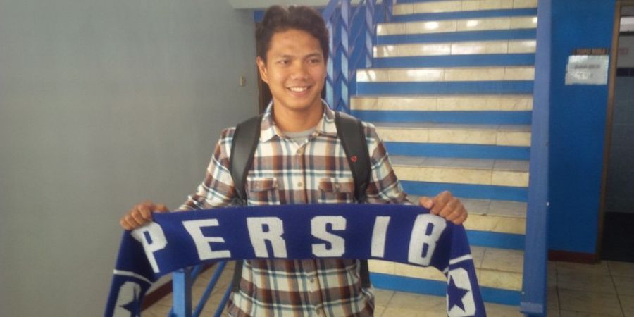 Saat Persib Bandung Terlibat Kericuhan, Achmad Jufriyanto Justru Himbau Hal Romantis Ini 