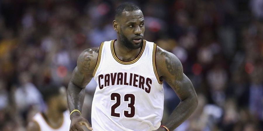 LeBron James Gemilang, Cavaliers Pertipis Kedudukan 