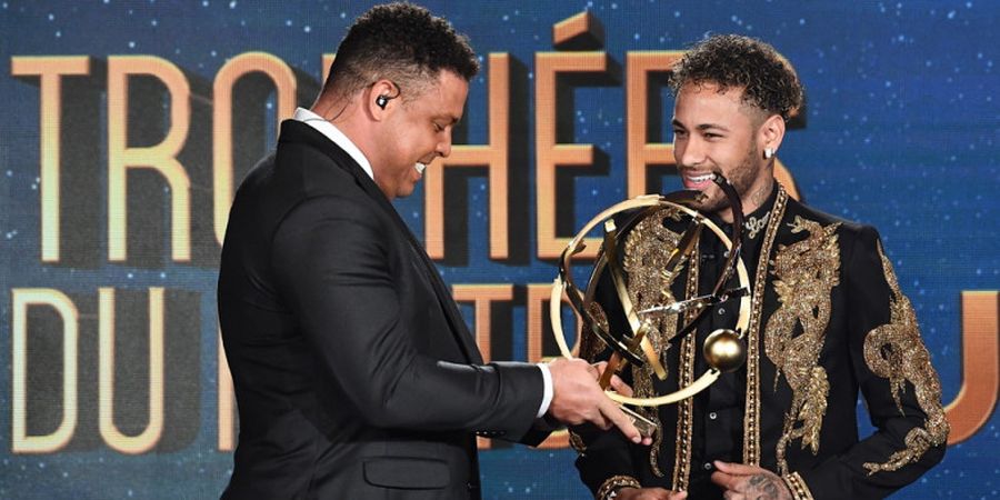 Bak Pangeran, Begini Tampilan Neymar saat Menerima Penghargaan Pemain Terbaik Liga Prancis