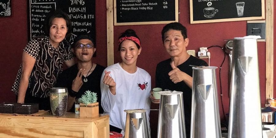 Berllian Marsheilla Buka Warung Kopi di Bekasi