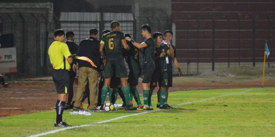 PS Tira Menang Besar Atas Persela, Sriwijaya FC Turun ke Zona Degradasi