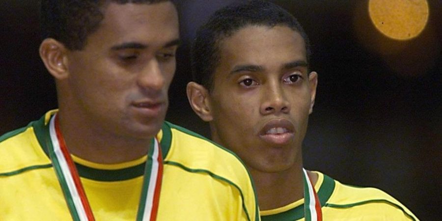 Tak Cuma Remaja Indonesia, Pesepak Bola Legendaris Asal Brasil Juga Terkena Demam Tik Tok