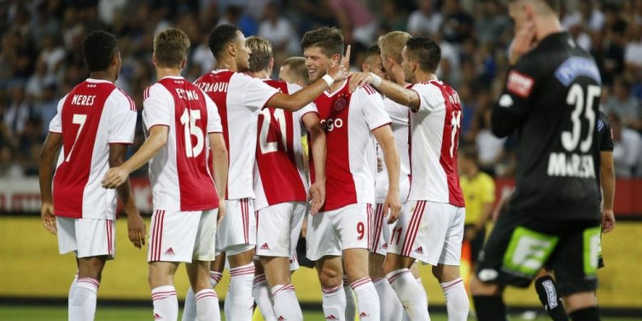 VIDEO  - Tendangan Penalti Mental ke Kaki Sendiri, Pemain Ajax Amsterdam Ini Buntung