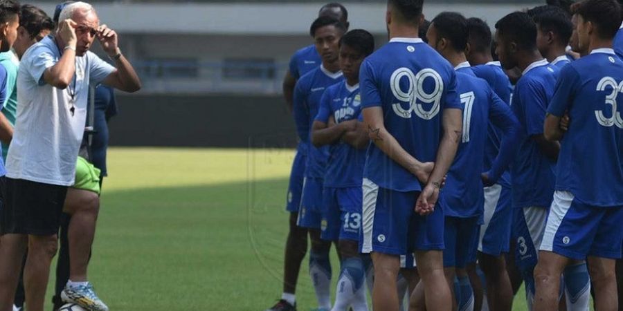 Dedi Kusnandar Cedera, Mario Gomez Kecewa dengan Manajemen Persib