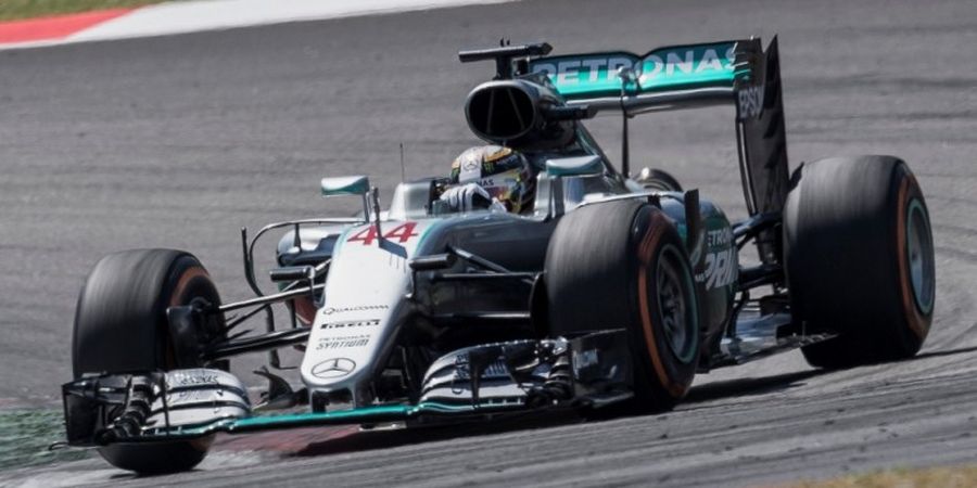 Ada Verstappen di Antara Hamilton dan Rosberg