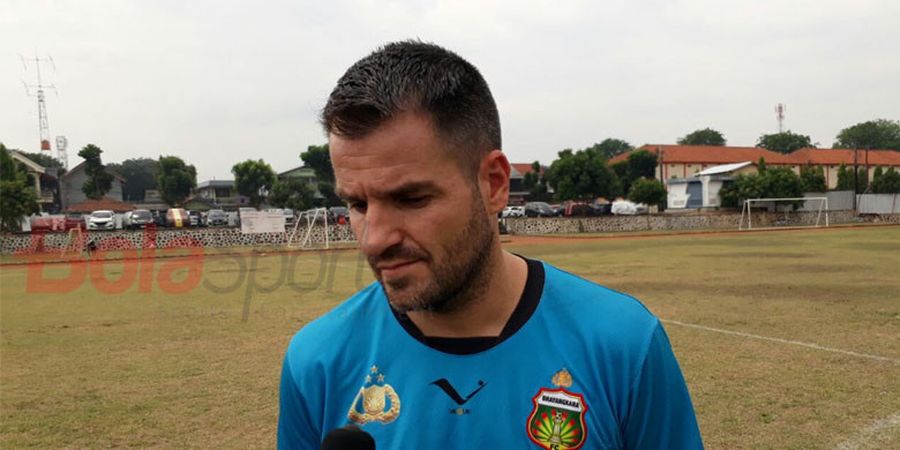 Bhayangkara FC Vs Persiba - Menang di Kandang, Simon McMenemy Justru Frustrasi Akibat Sikap Pemainnya