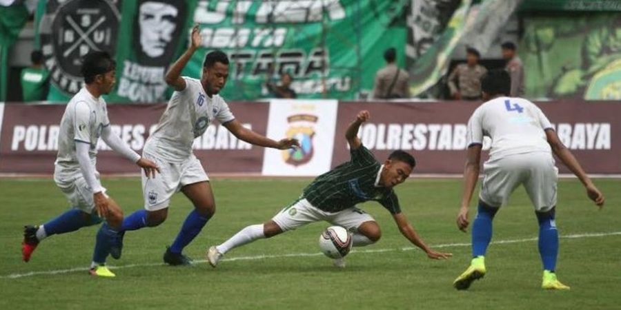 Laga Sempat Setop, Persebaya Menang Via Gol Penalti