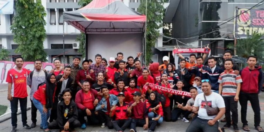 Meski Laga Persija Vs PSM Makassar Berjalan Panas, Kedua Kelompok Suporter Tetap Junjung Tinggi Perdamaian 