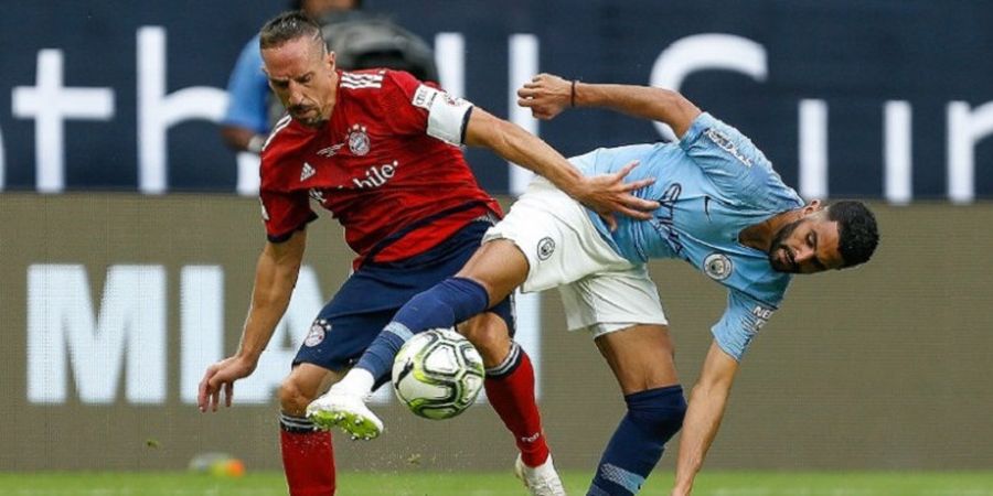 Pakai Alat Bantu Jalan, Pemain Mahal Man City Berpotensi Absen Kontra Chelsea di Community Shield