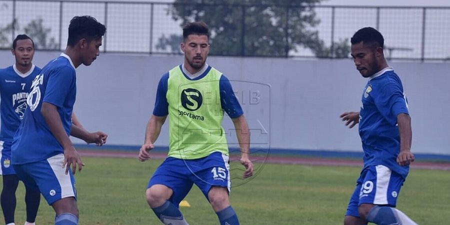 Terkuak, Mulai Dapat Menit Bermain, Wonderkid Persib Sisihkan Sang Legenda dan Sprinter