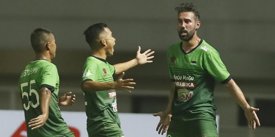 Persegres Vs PS TNI - Hattrick Elio Martins Taklukkan Satria Tama Cs