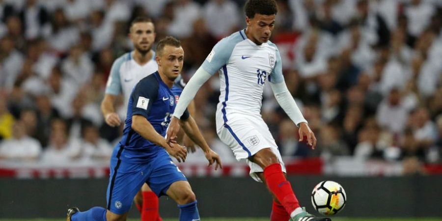 Kocak! Diacungi Jari Tengah oleh Dele Alli, Kyle Walker Gunakan Mr Bean sebagai Balasan