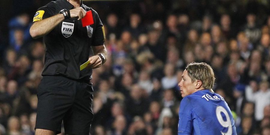 Eks Wasit Top Liga Inggris Sebut Gary Cahill Kurang Beruntung Saat Dapat Kartu Merah