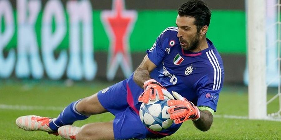 Para Kiper Top Sanjung 20 Tahun Karier Buffon di Serie A