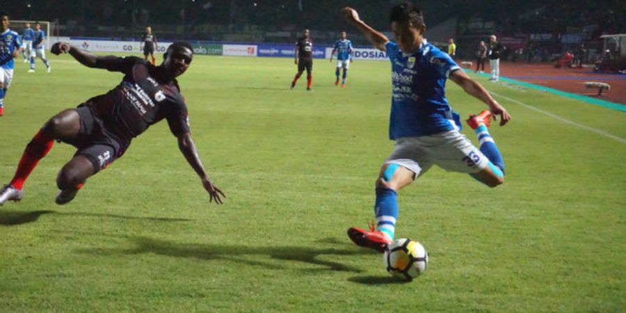 Pemain Persipura Dapat Hukuman dari PSSI karena Sikut Pemain Persib