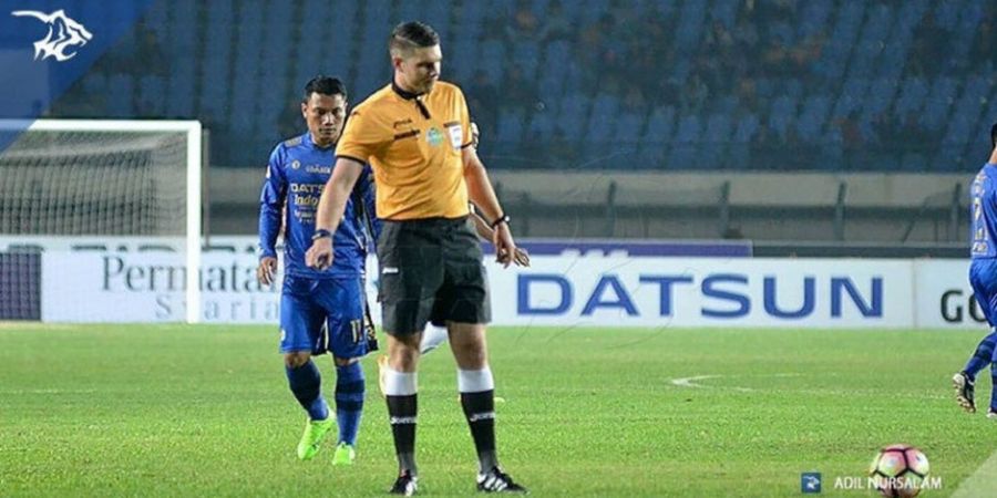 Paket Wasit asal Jepang Bakal Pimpin Laga Krusial Liga 1