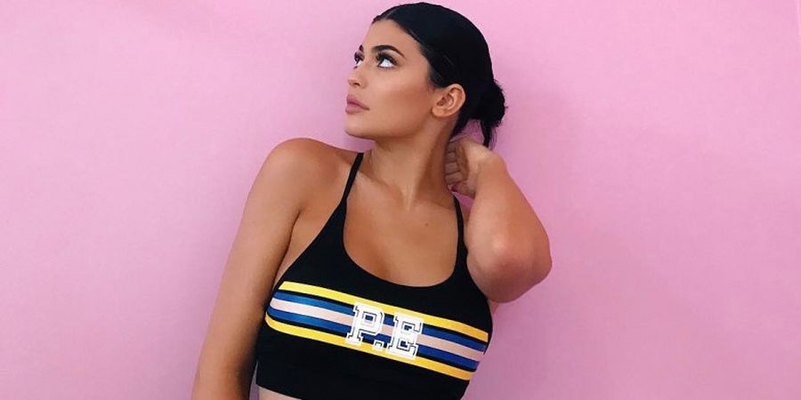 Meski Pernah Melahirkan, Gaya Sporty Kylie Jenner Tetap Bisa Buat Jantung Anda Berdegup Kencang