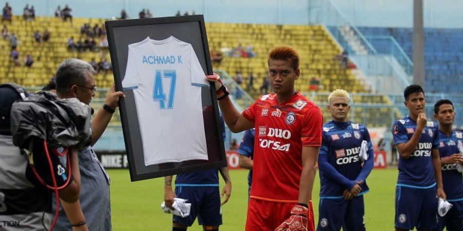 Ungkapan Perasaan Kurnia Meiga Usai Terima Jersey AK