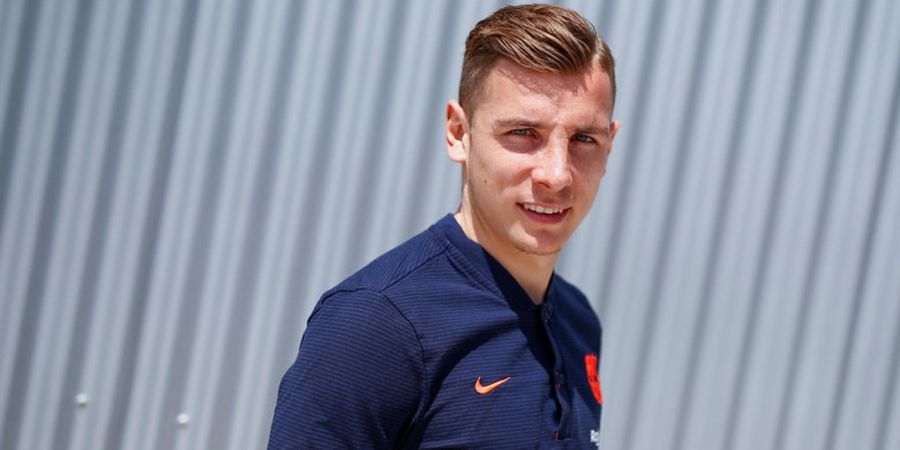 Lucas Digne Mengaku Bangga Berkesempatan Mengabdi di Everton