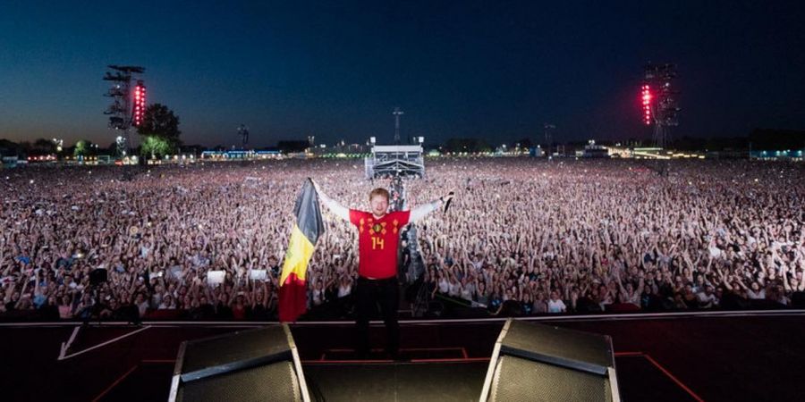 Ed Sheeran Lakukan Aksi Mengejutkan di Atas Panggung Demi Dukung Timnas Belgia di Piala Dunia 2018