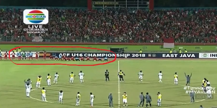 VIDEO - Respek, Skuat Timnas U-16 Myanmar Berikan Sujud kepada Suporter Indonesia