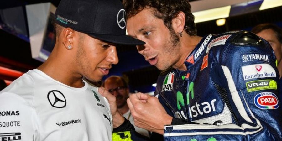 Lewis Hamilton Kisahkan Awal Mula Persahabatan dengan Valentino Rossi